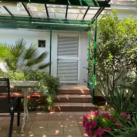 Apartment Sunny Garden