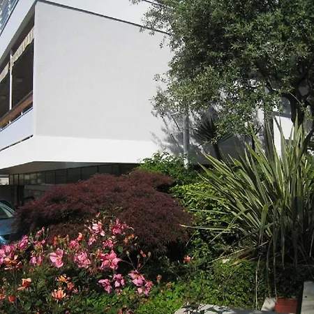 Apartment Sunny Garden *