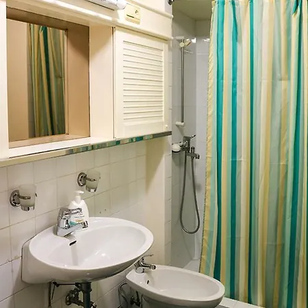 Lägenhet Sunny Garden