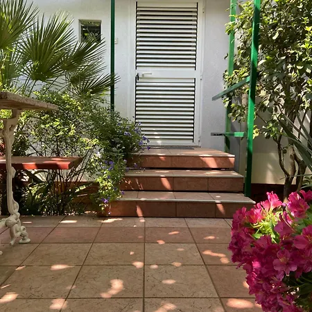 Sunny Garden Appartement